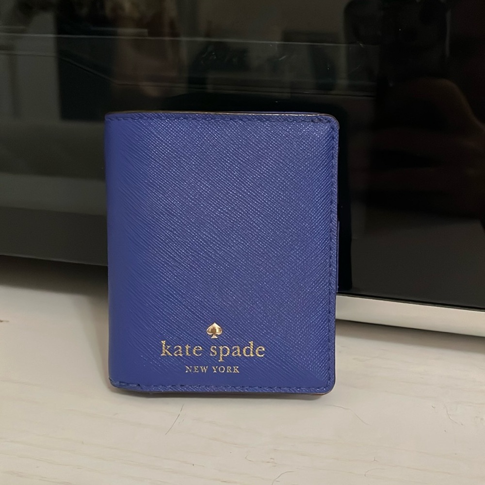 Small Kate Spade wallet